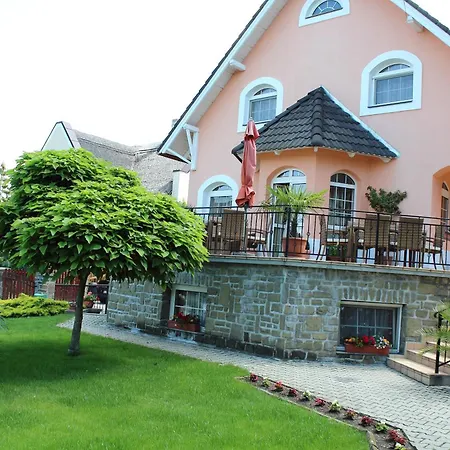 Barackvirag Vendeghaz Tihany