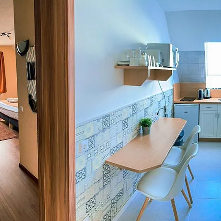 Barackvirag Vendeghaz 3* Tihany