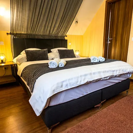 Barackvirag Vendeghaz 3* Tihany