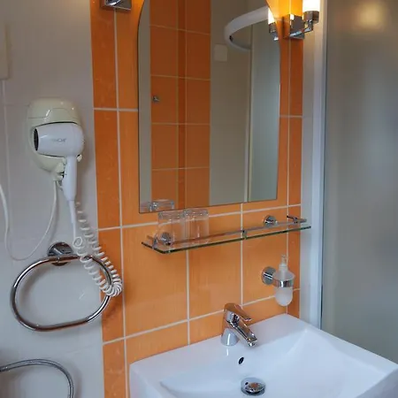 Barackvirag Vendeghaz 3* Tihany